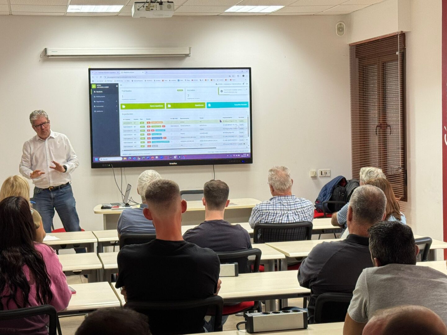 FORMACION PRESENCIAL NUEVA PLATAFORMA AESSIA FOTO CHARLA ALCANIZ 2 1 Asociación Empresarial de Instalaciones Eléctricas de Teruel